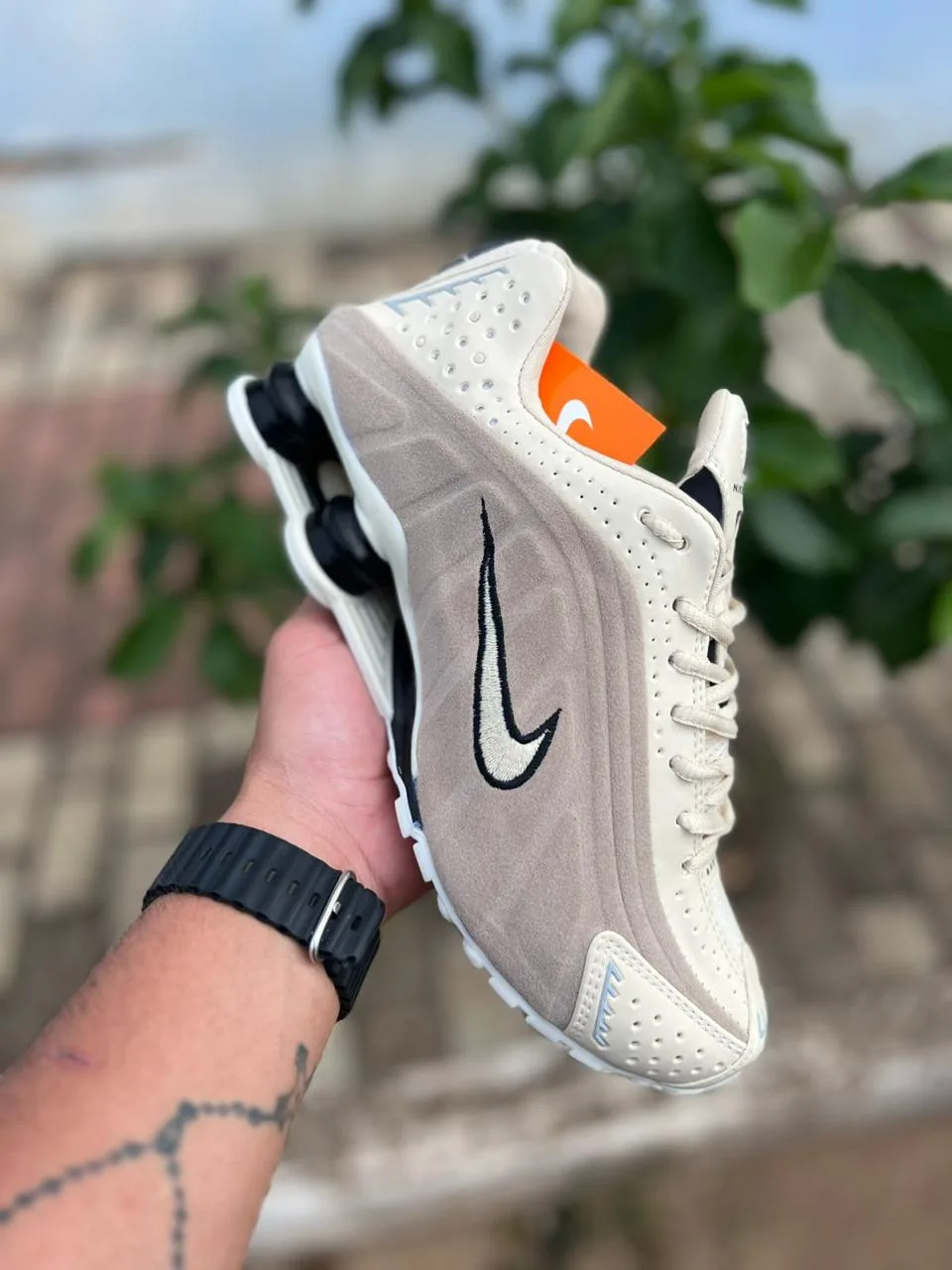 Nike Shox R4