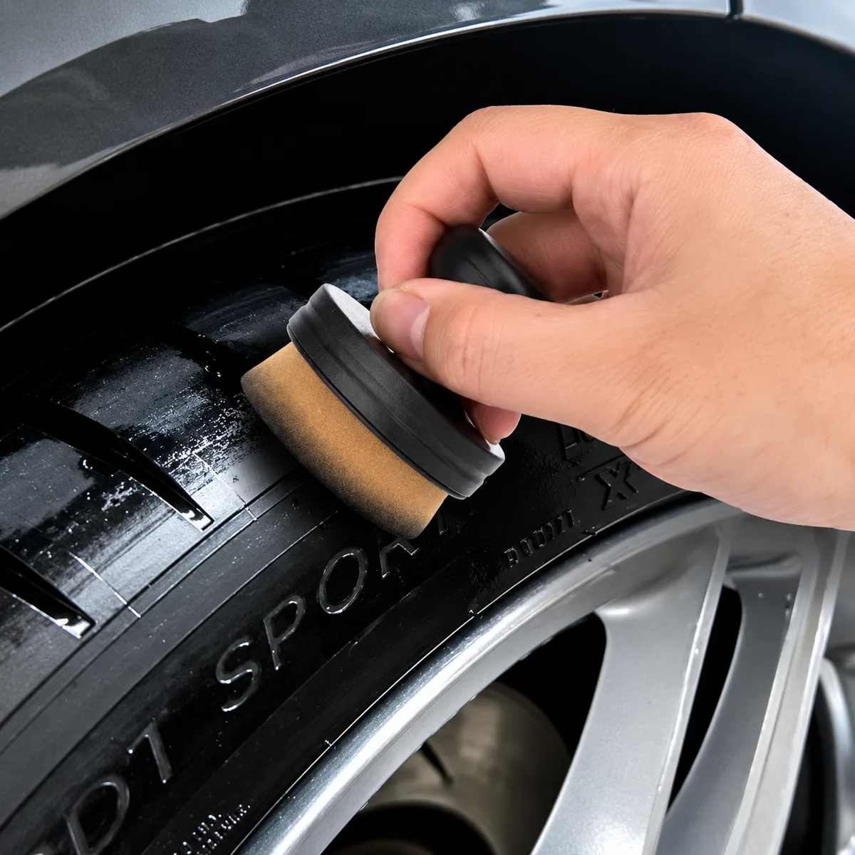 Brush Tire Autocare