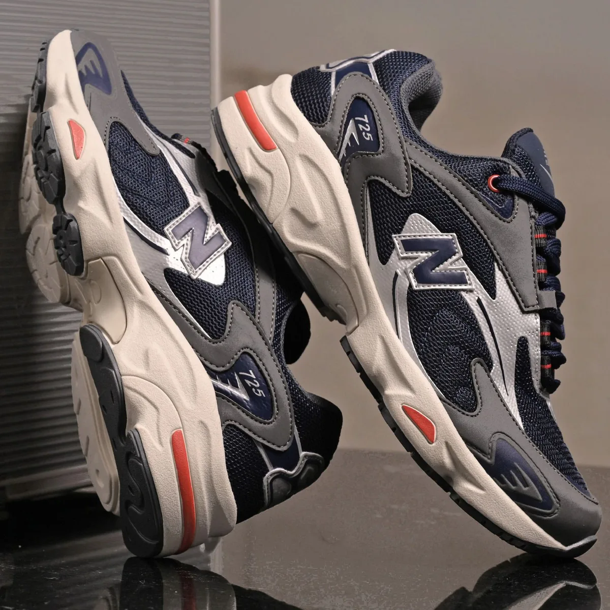 New balance 725