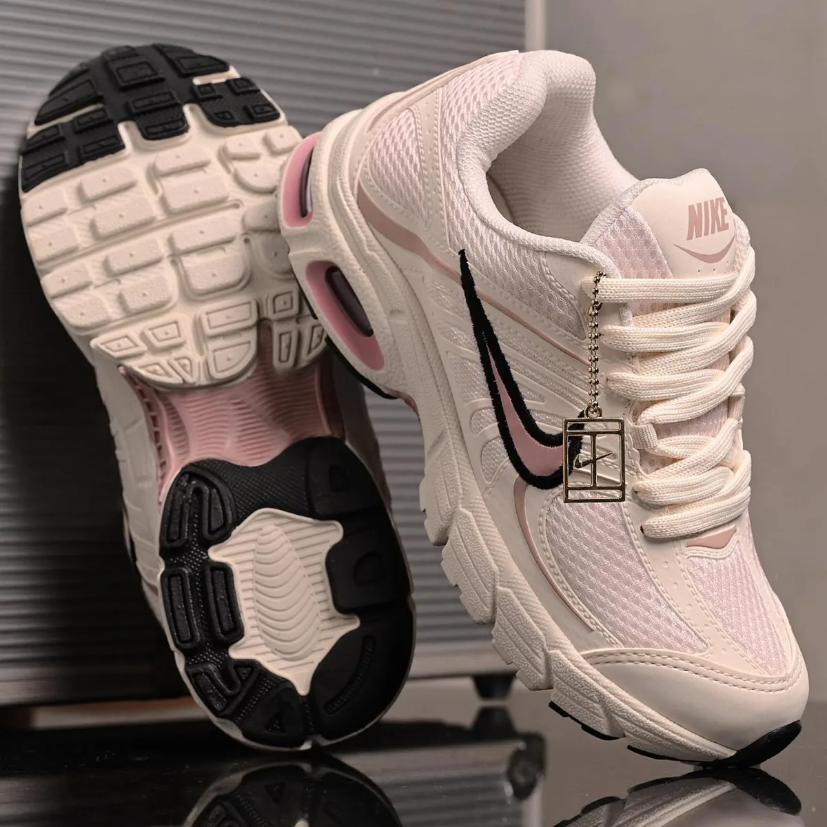 Nike Air Max Moto 2K