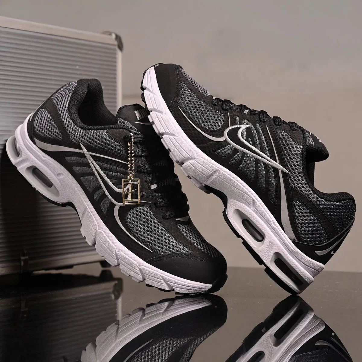 Nike Air Max Moto 2K