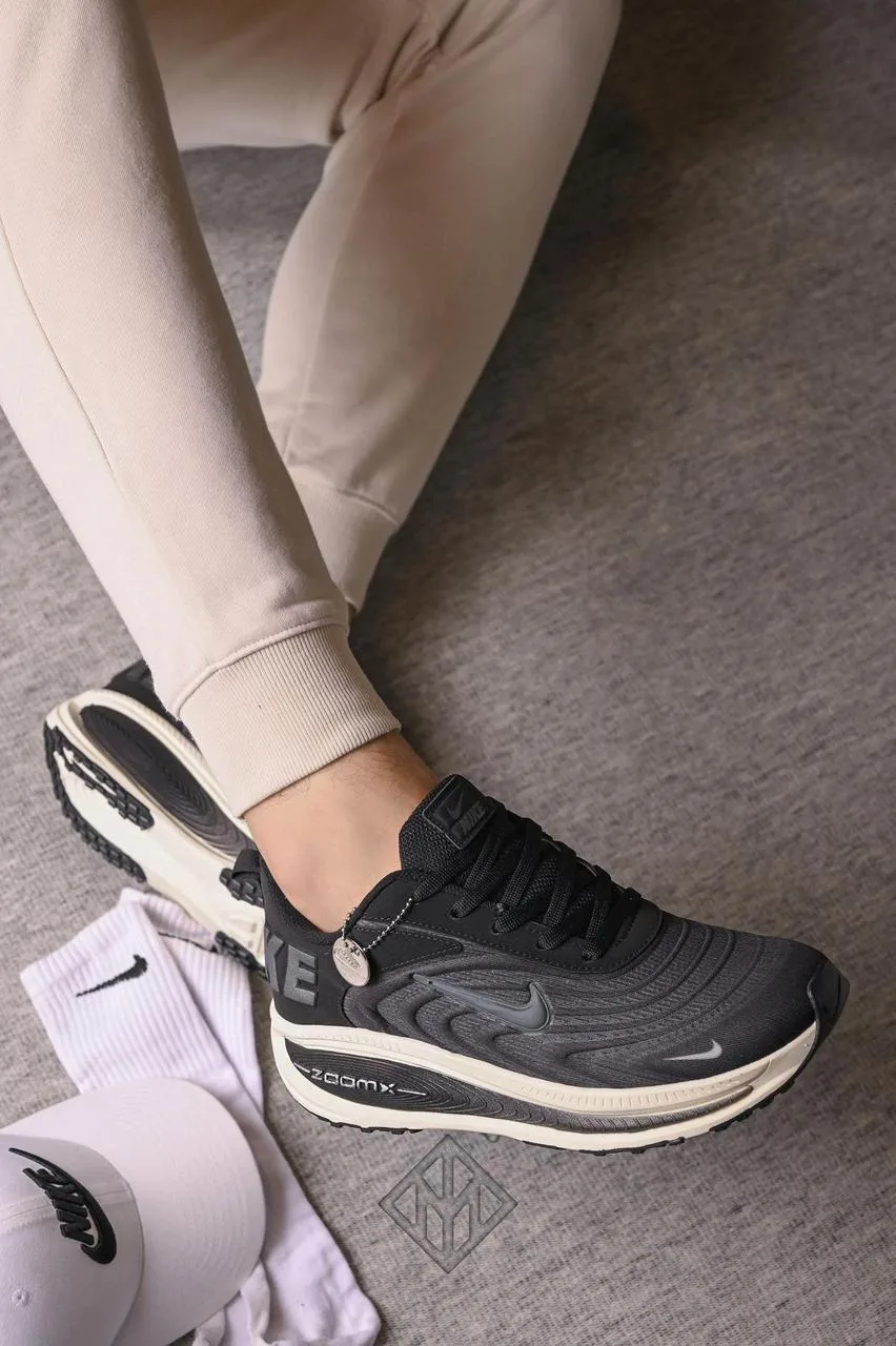 Nike Vomero 15